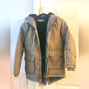 Green Eddie Bauer boys Superior Parka (size S 7/8)